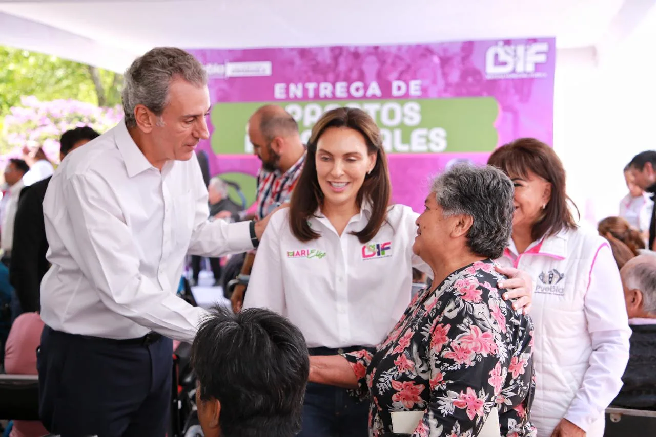 Entregan Pepe Chedraui y MariElise Budib aparatos ortopédicos para mejorar movilidad de las y los poblanos