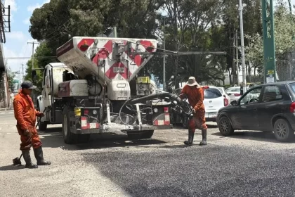 Gobierno de la Ciudad atiende baches en vialidades que conectan con planteles educativos