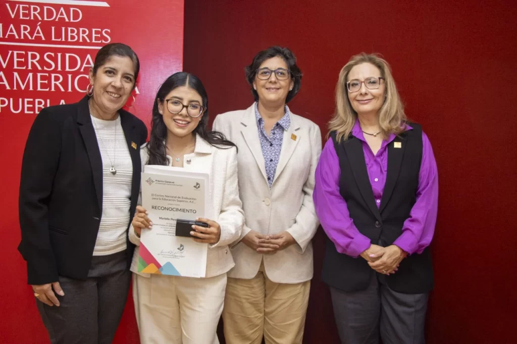 
IBERO Puebla nuevamente destaca en Premio CENEVAL de Excelencia EGEL