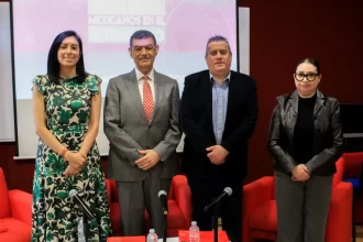 IEE realiza conversatorio en IBERO Puebla
