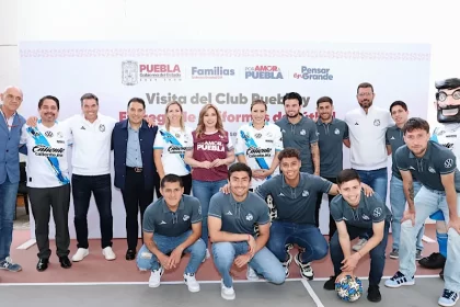 Jóvenes de la Casa del Adolescente conviven con futbolistas del Club Puebla