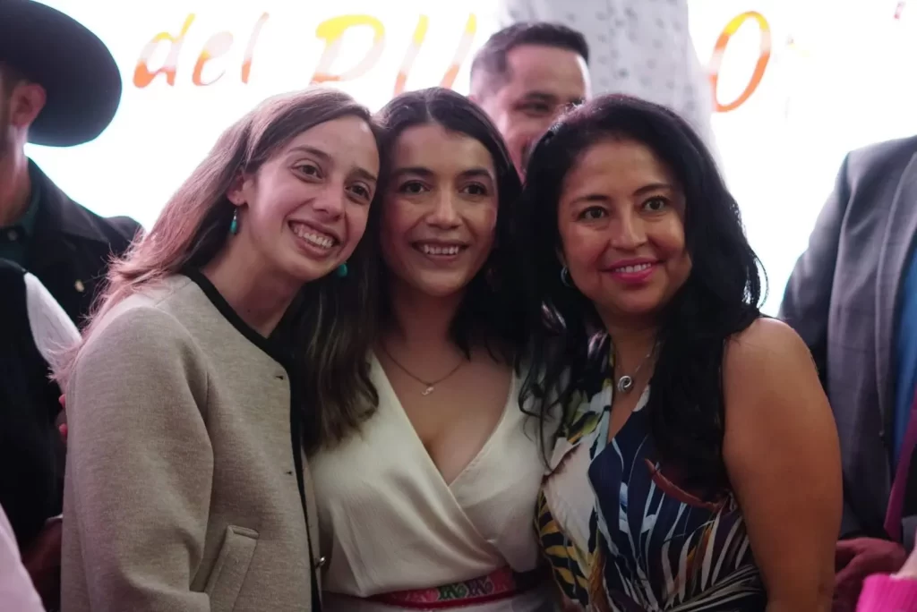 La diputada federal Vianey García rinde su primer informe en Texmelucan