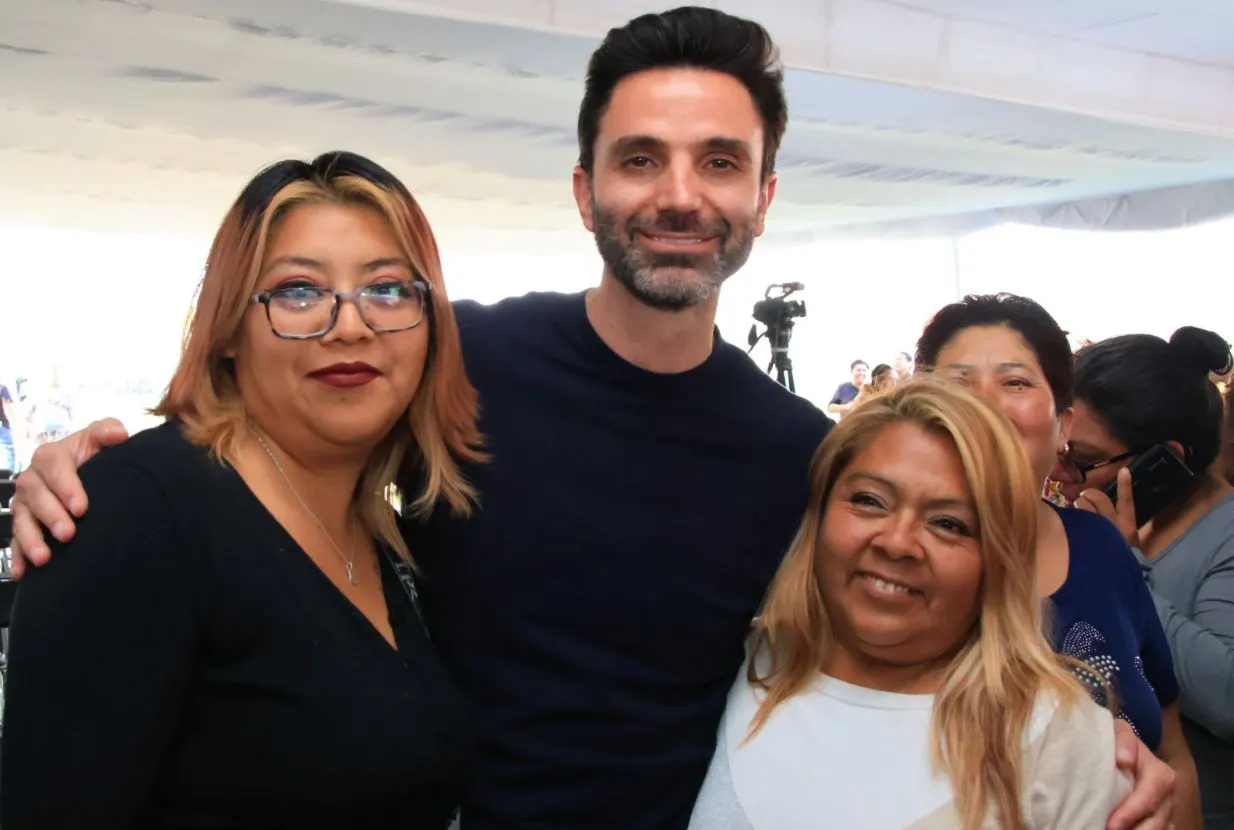 Rodrigo Abdala programas sociales abren camino a miles de jóvenes en Puebla.