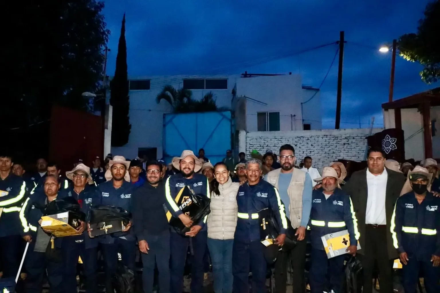 Más de 200 empleados recibirán uniformes gracias a la política laboral de Ariadna Ayala en Atlixco imagen 1