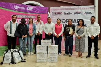 Entrega SMDIF apoyos alimentarios Azumiatla y Totimehuacan imagen 1