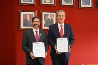 Firma Pepe Chedraui convenio con la IBERO para fortalecer conocimiento y habilidades de las mujeres en materia de finanzas imagen 1