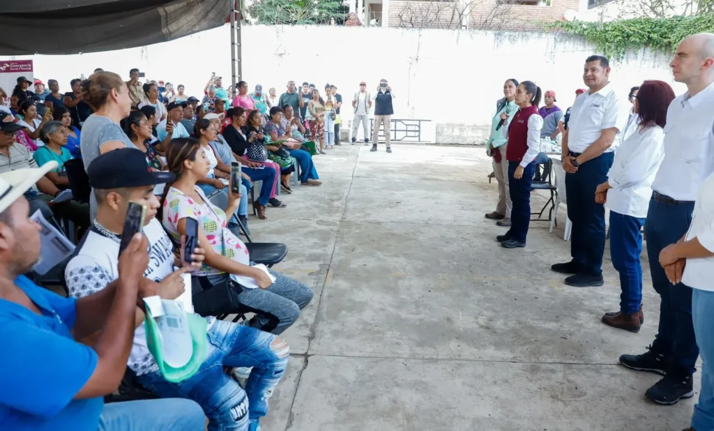 Acompañada por Alejandro Armenta, Claudia Sheinbaum recorrió por tercera ocasión la zona afectada por las lluvias torrenciales