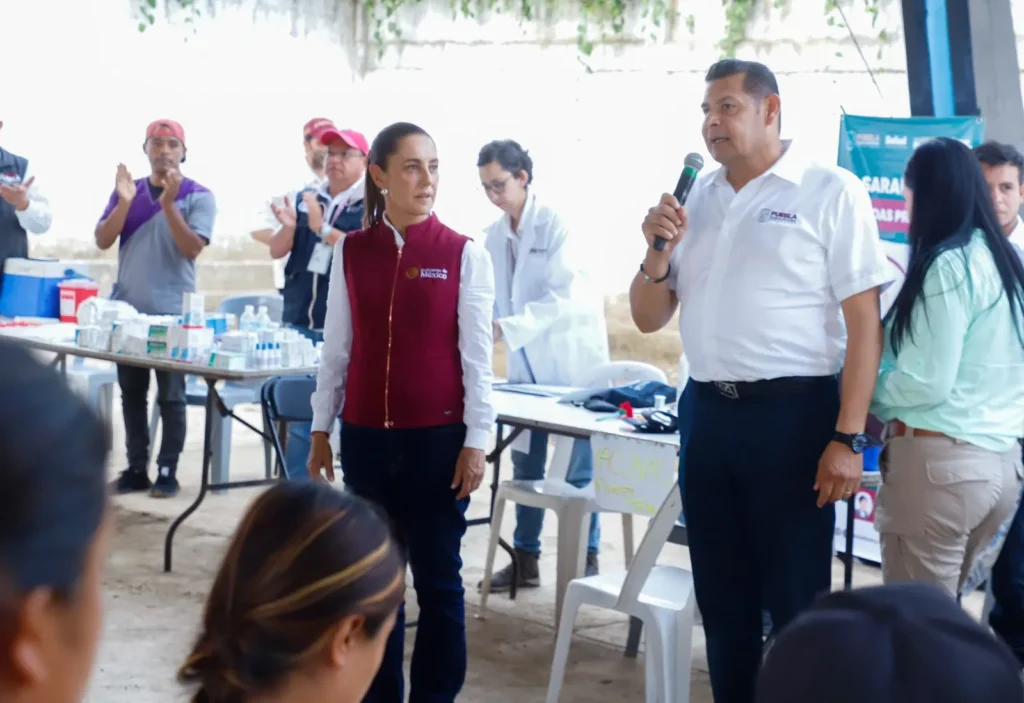 Acompañada por Alejandro Armenta, Claudia Sheinbaum recorrió por tercera ocasión la zona afectada por las lluvias torrenciales