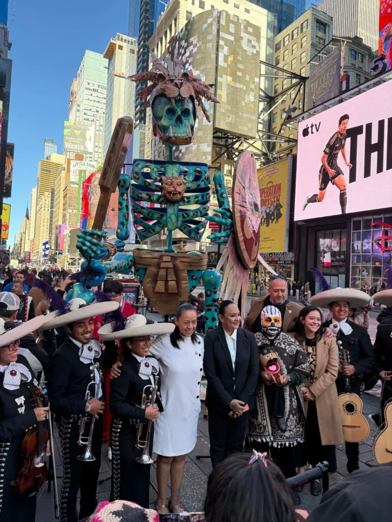 Ariadna Ayala, presidenta de Atlixco, lleva el arte y la tradición del municipio a Times Square