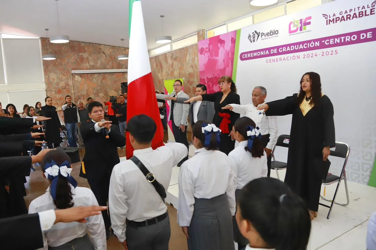 DIF Puebla Capital e IEEA gradúan a la 1ª Generación Imparable del Centro de Día