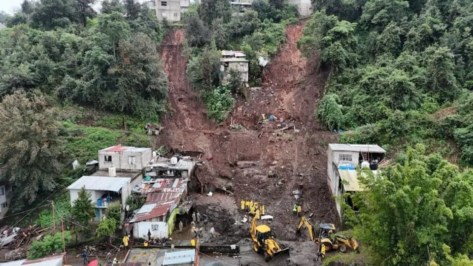 Disminuyen a 13 las comunidades incomunicadas en Puebla tras el paso de la tormenta Jerry