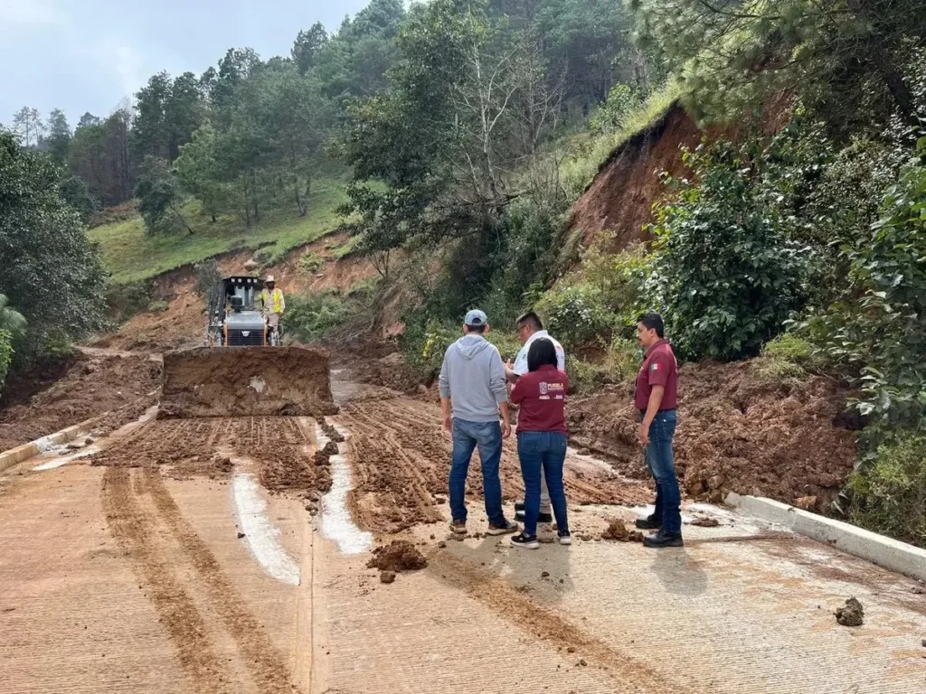 Disminuyen a 13 las comunidades incomunicadas en Puebla tras el paso de la tormenta Jerry
