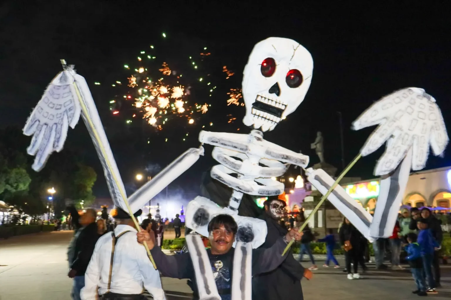 El Desfile de Animeros llenó de magia y color a San Pedro Cholula