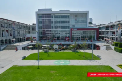 Encuentran un feto en los baños de la Upaep