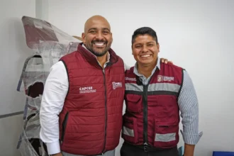 Entregan Omar Muñoz y Carlos Ochoa arco techo en primaria de la Unidad Educativa Frida Kahlo