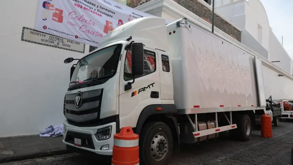 Envía SEDIF cinco camiones más con ayuda humanitaria