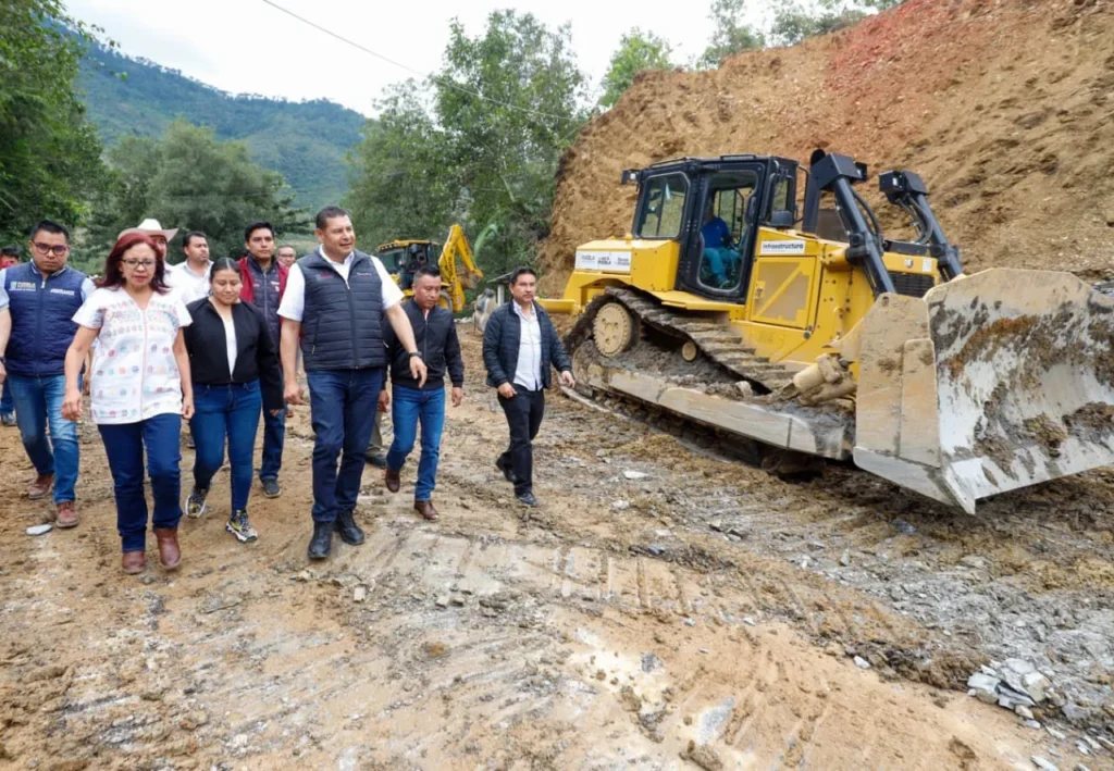 gobierno-puebla-abre-caminos-afectados-des