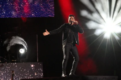 El papá de todo México brilla en Puebla con su tour Bailemos Otra Vez