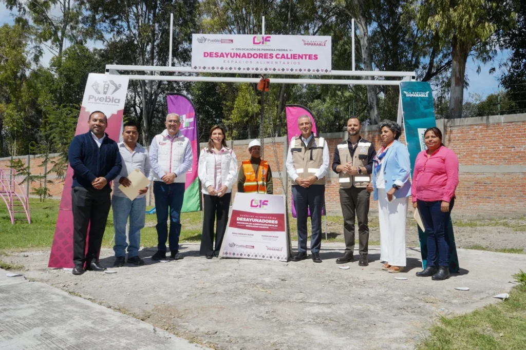 MariElise Budib y Pepe Chedraui colocan la primera piedra de desayunadores en su modalidad caliente