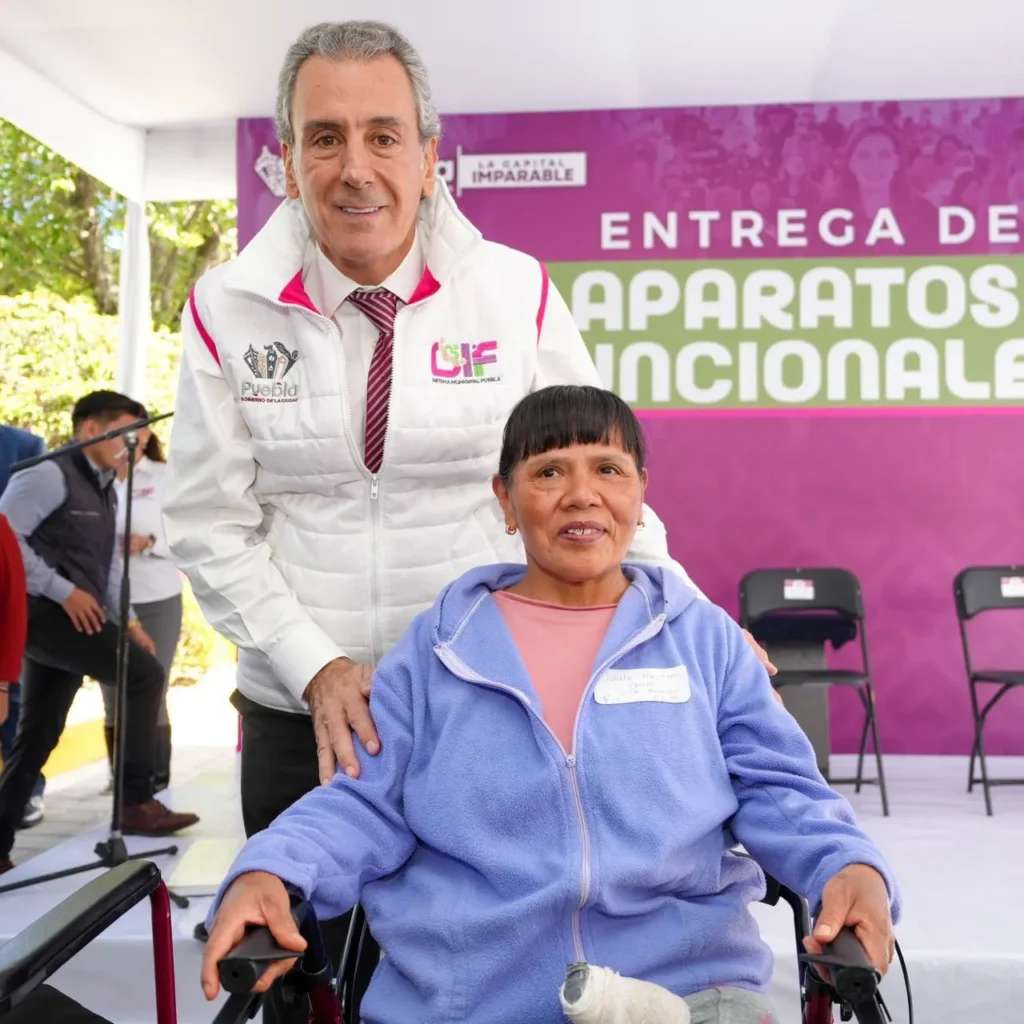 Pepe Chedraui y MariElise Budib entregaron 122 aparatos funcionales en Puebla