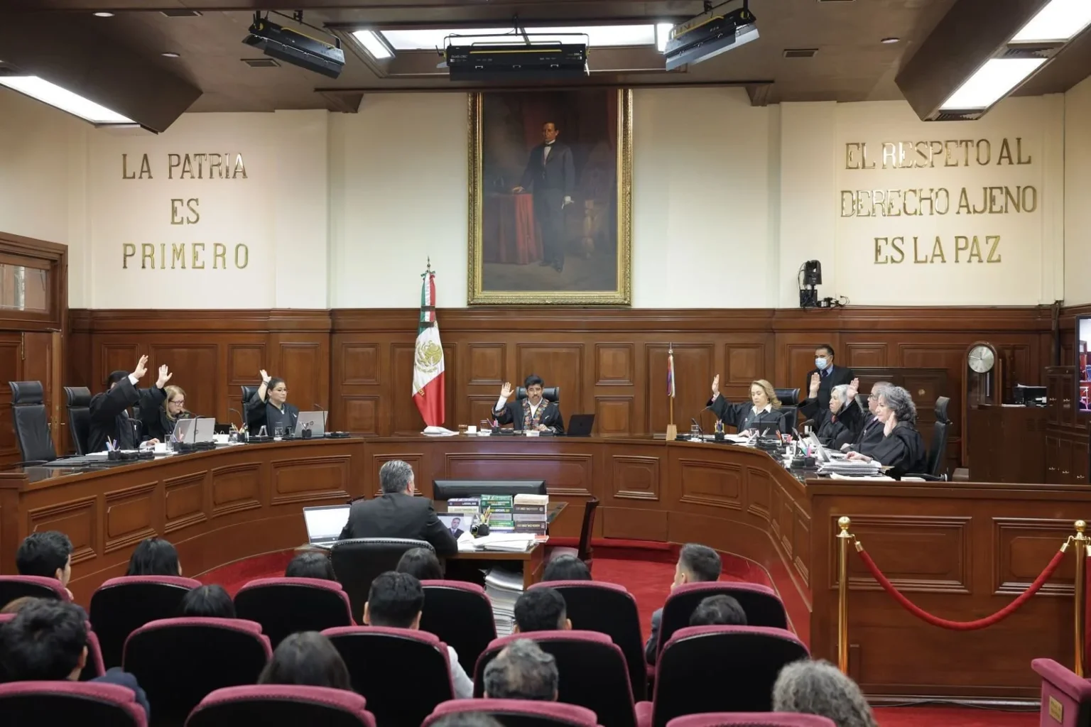 SCJN avala obligatoriedad de seguro de daños a terceros para automovilistas en Puebla