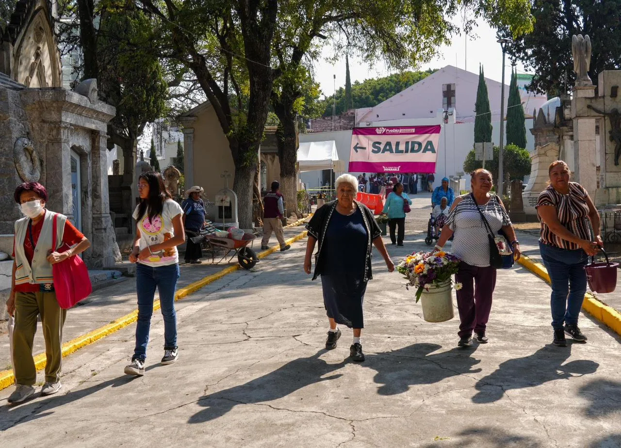 Se estima la afluencia de más de 82 mil visitantes en el Panteón Municipal de Puebla