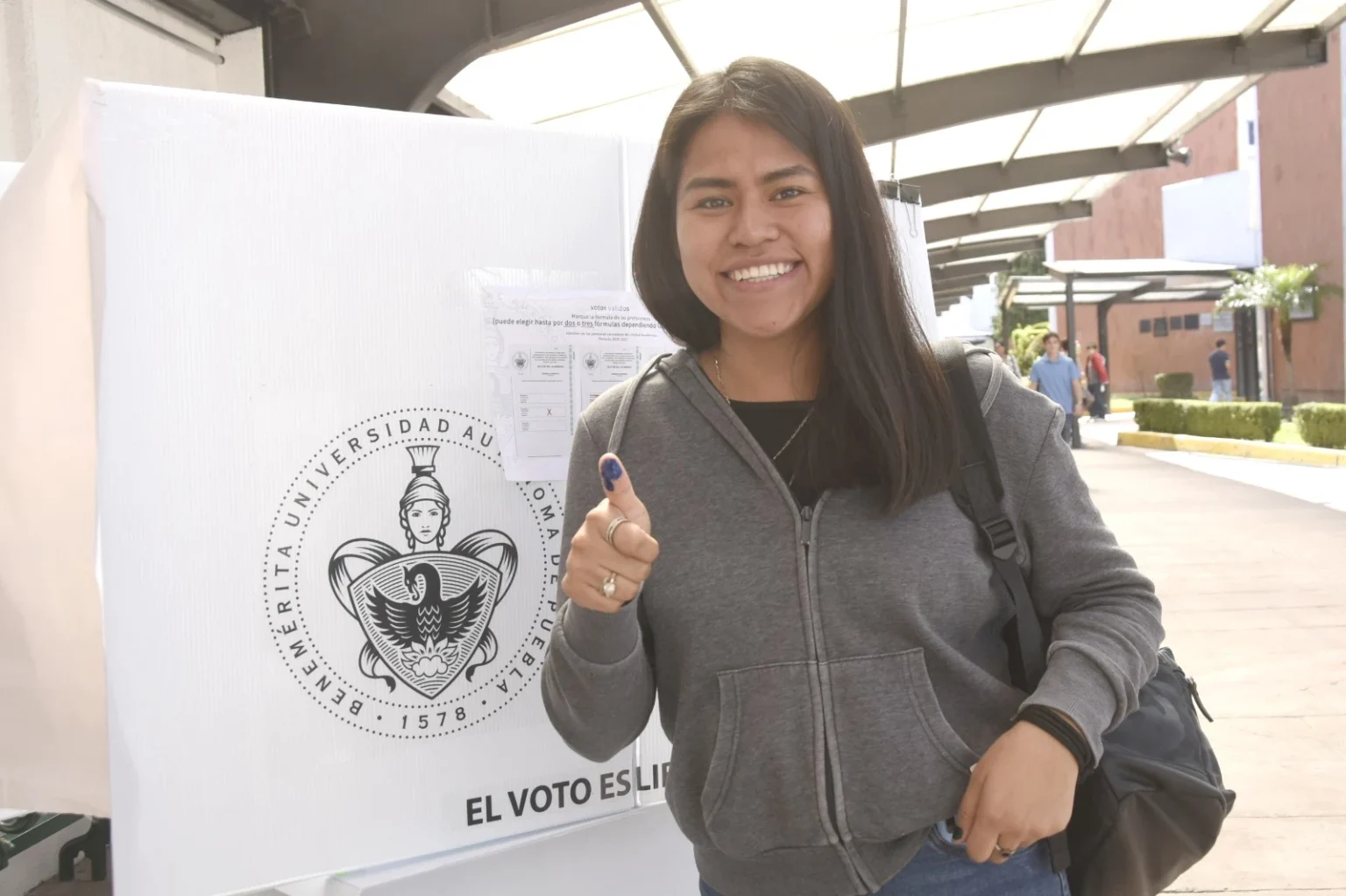 Sin incidentes, universitarios continúan jornada electoral en las diferentes sedes