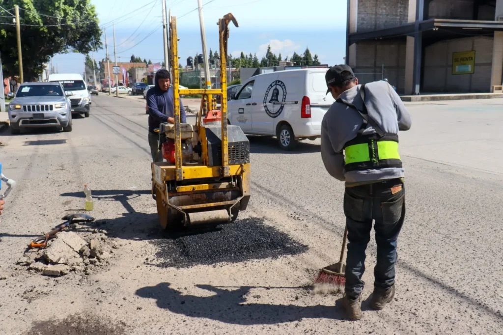 Tonantzin Fernández reafirma compromiso con el mejoramiento de vialidades en San Pedro Cholula