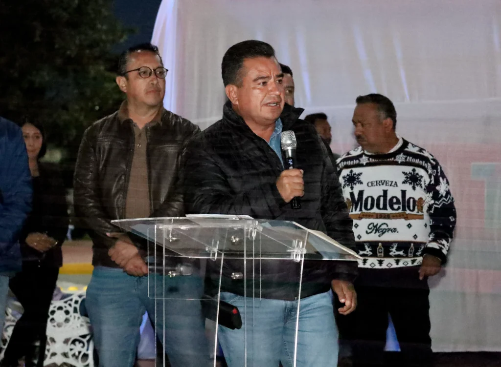 "Carlos Barragán Amador, inaugura proyectos para impulsar el desarrollo de Xicotepec"