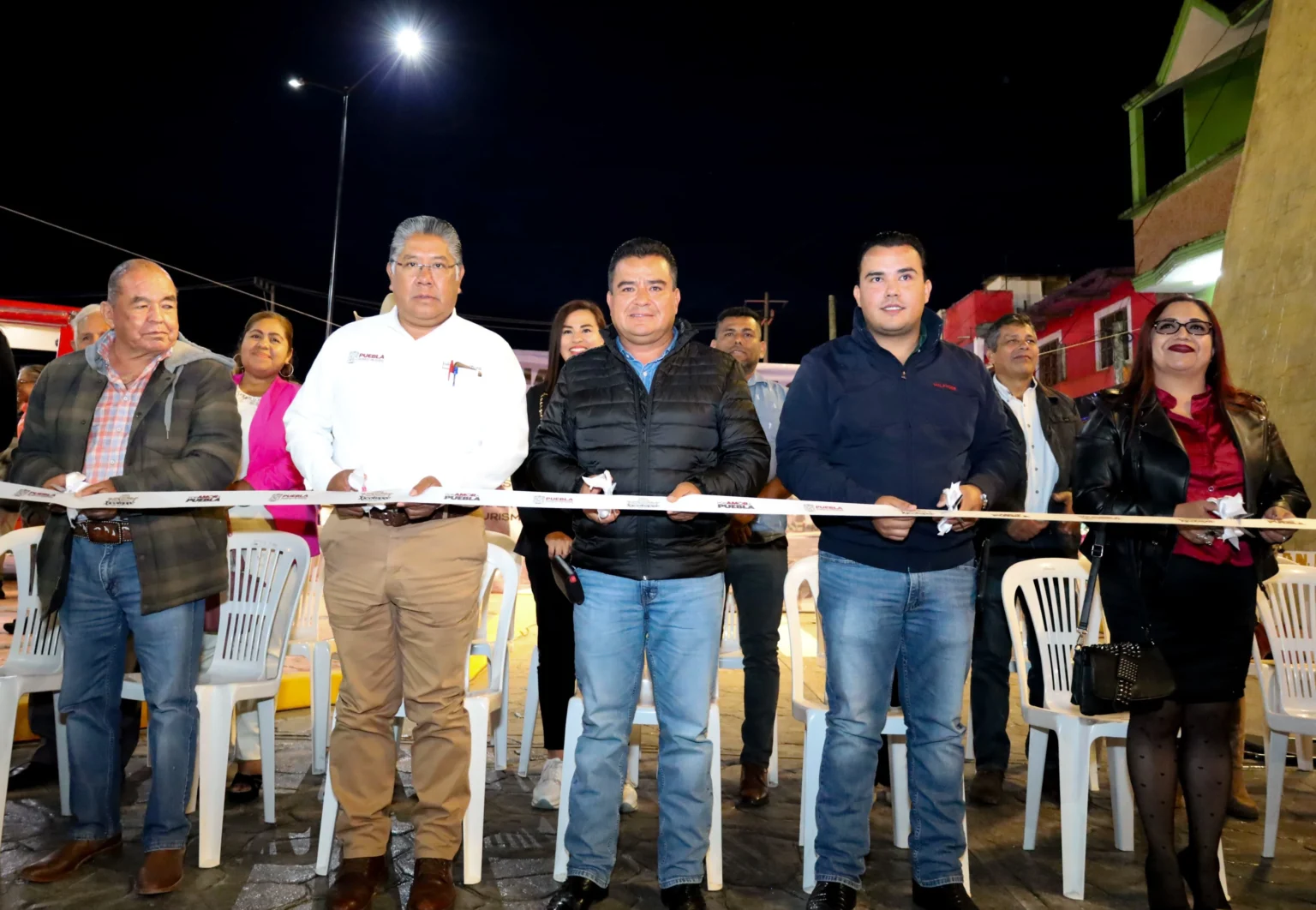 "Carlos Barragán Amador, inaugura proyectos para impulsar el desarrollo de Xicotepec"