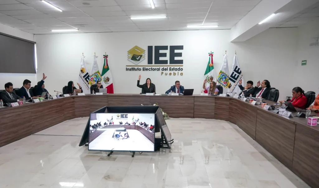 IEE aprueba entrega de recursos a SECIHTI por sanciones impuestas a partidos políticos