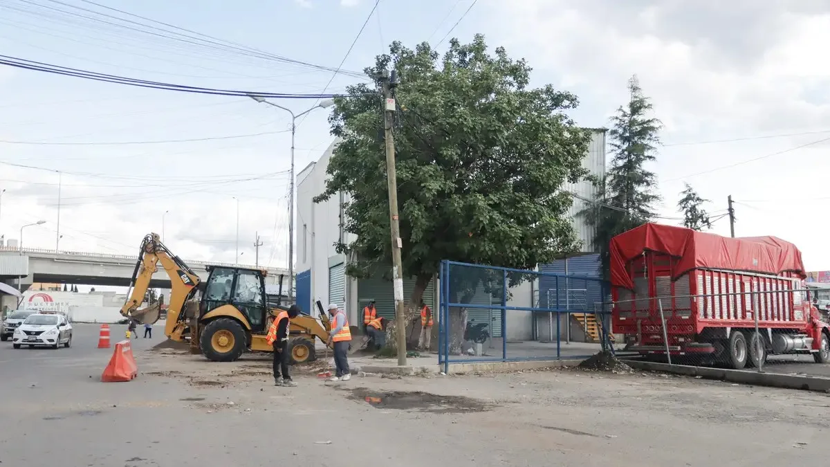 Avanza construcción de barda en la Central de Abasto de Puebla con inversión de 29.6 millones de pesos