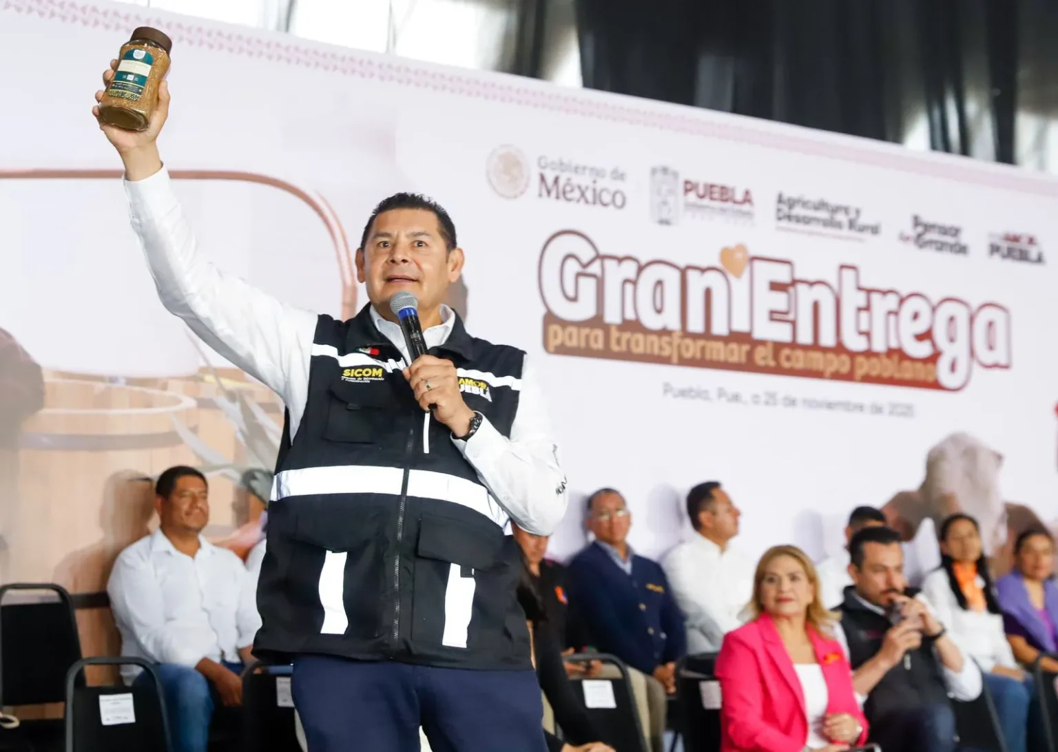 Alejandro Armenta otorgó más de 5 mil apoyos al campo poblano con una inversión de 149.5 mdp