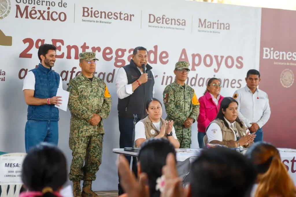 Armenta supervisa entrega de apoyos en El Carrizal; 12 mil 336 familias reciben respaldo tras lluvias torrenciales