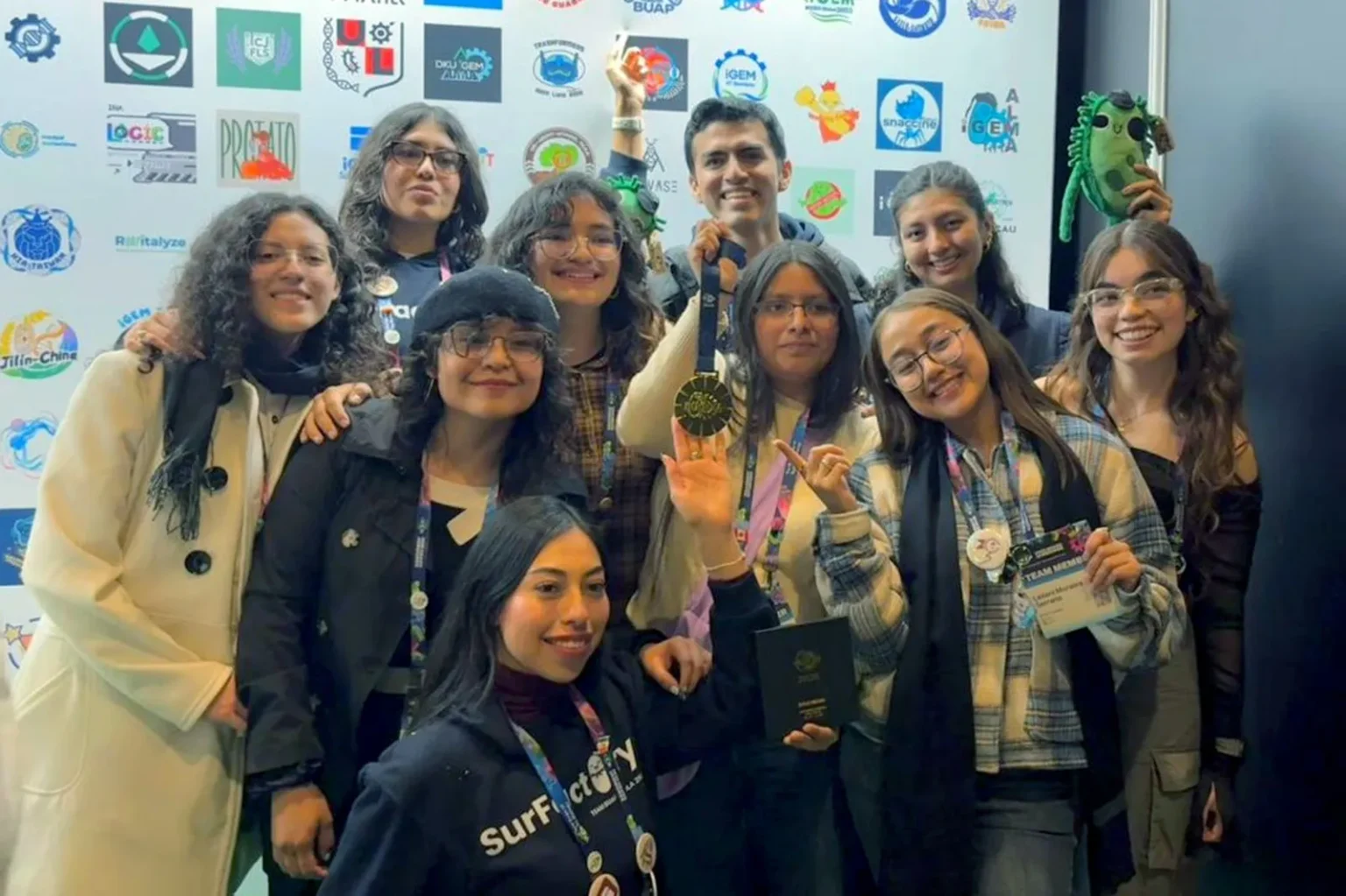 Con el desarrollo de surfactante pulmonar, universitarios BUAP destacan en iGEM 2025