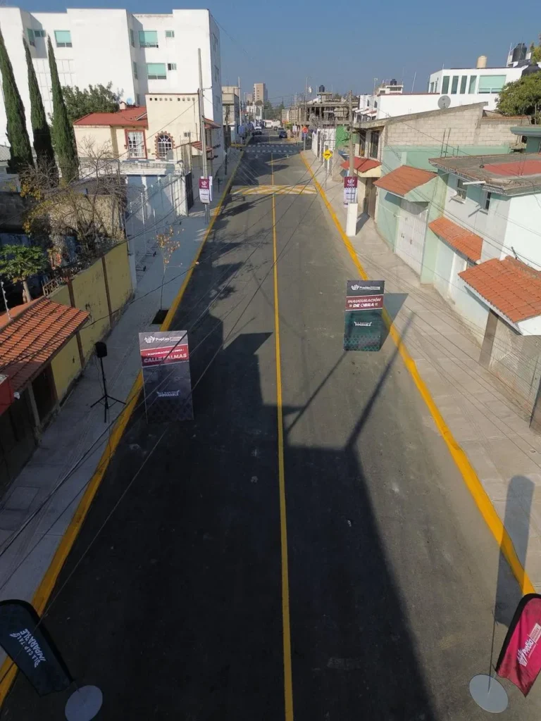 Entrega Pepe Chedraui trabajos de pavimentación en la colonia Santa Cruz Buenavista