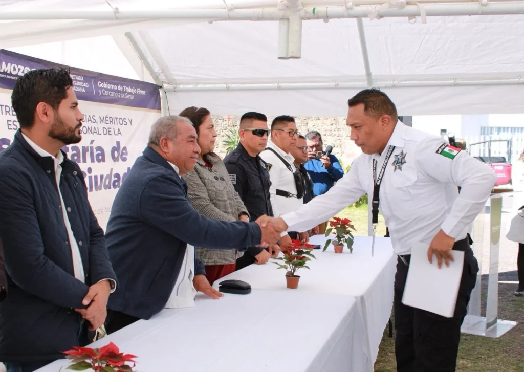 Entrega de Constancias, Méritos y Estímulos económicos a elementos de la Secretaría de Seguridad Ciudadana de Amozoc