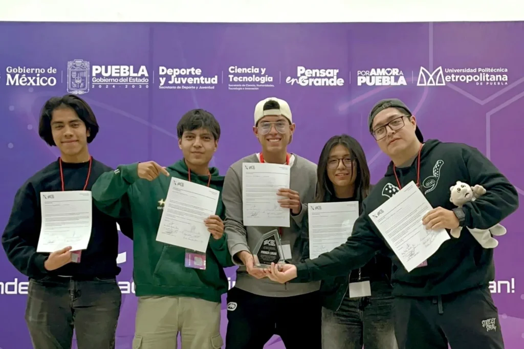 Estudiantes BUAP ganan fase estatal de DigiEduHack 2025