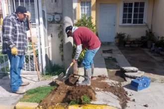 SOSAPACH atiende dos reportes ciudadanos por fugas de agua en Momoxpan y Mixquitla, en San Pedro Cholula