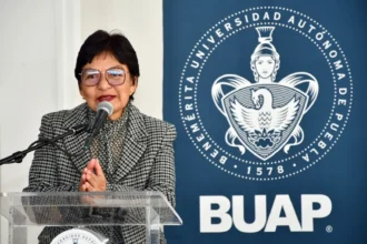 Toma protesta la Rectora Lilia Cedillo a Irma García como directora de la Preparatoria 2 de Octubre de 1968