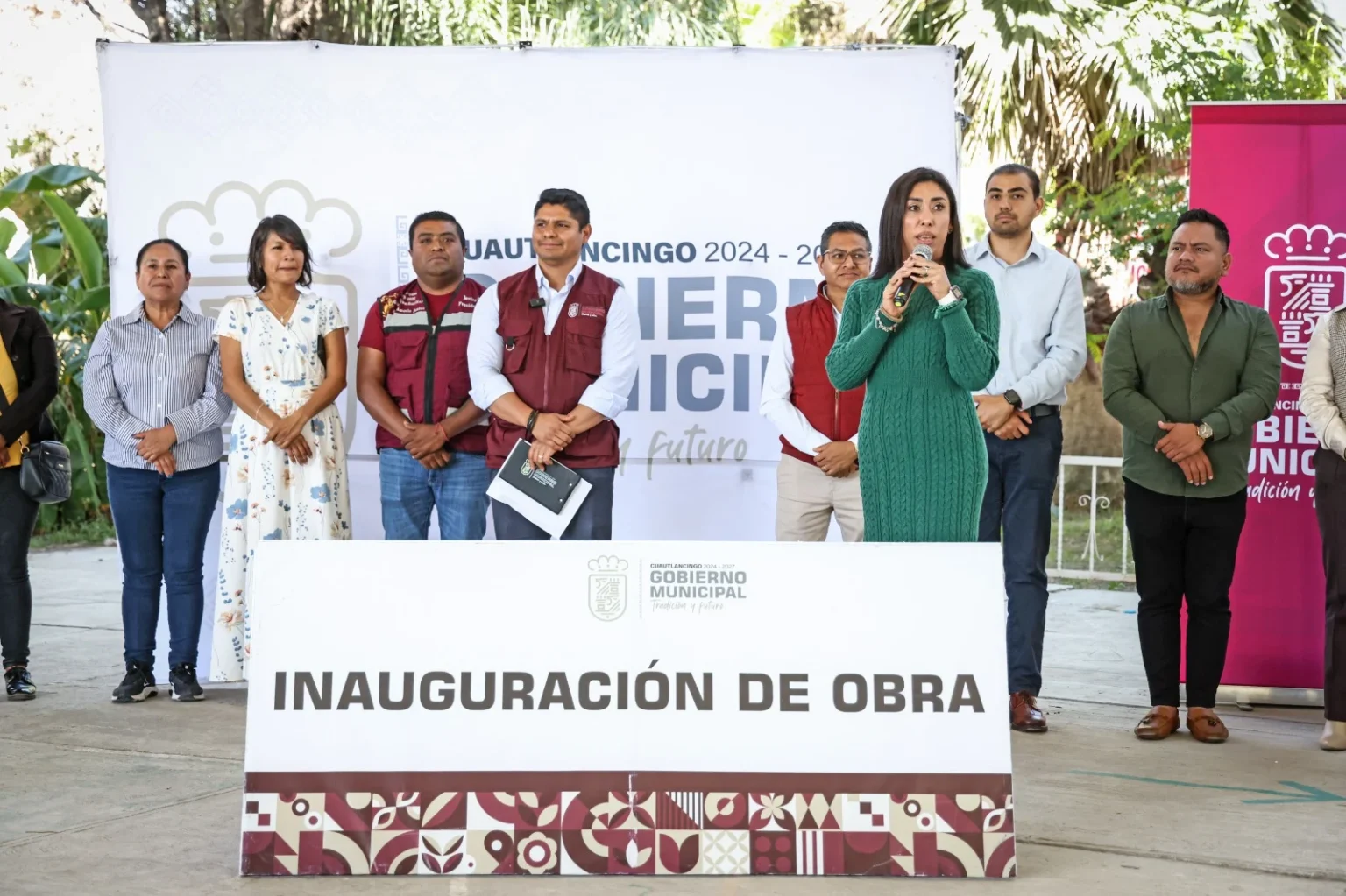 Omar Muñoz entrega arco techo del “Bachillerato Octavio Paz”