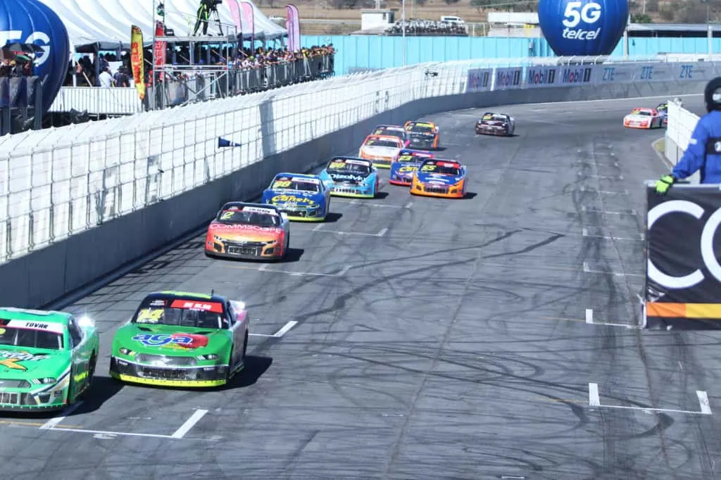Con éxito se llevó a cabo la carrera NASCAR México Series en Puebla