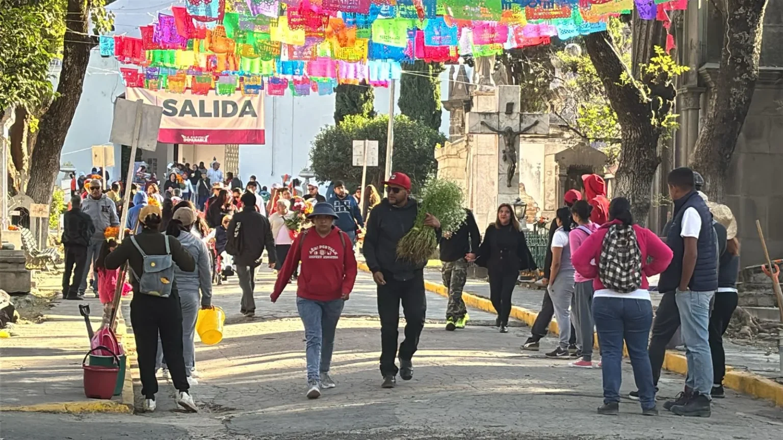 Más de 120 mil visitantes acudieron al Panteón Municipal por Todos Santos