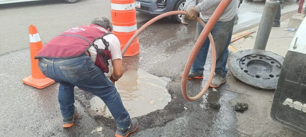 Acciones de desazolve de SOSAPACH fortalecen el sistema sanitario en Cholula