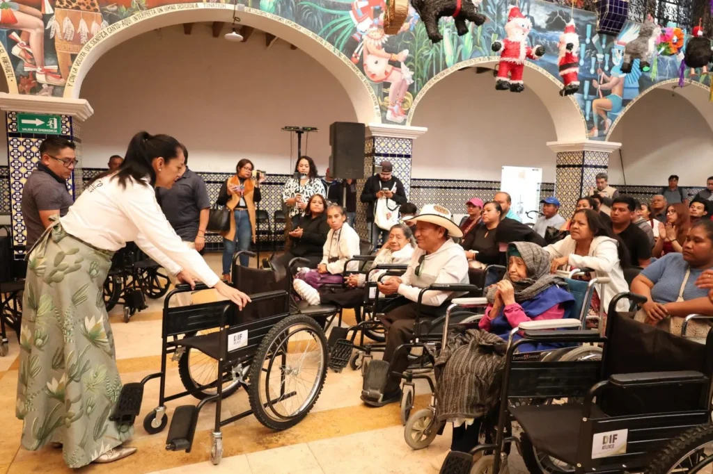 Ariadna Ayala fortalece la inclusión con la entrega de 21 apoyos funcionales en Atlixco