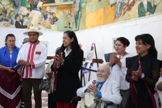 Ariadna Ayala inaugura la exposición “Regreso al Origen”, antología de Antonio Sosa en Atlixco
