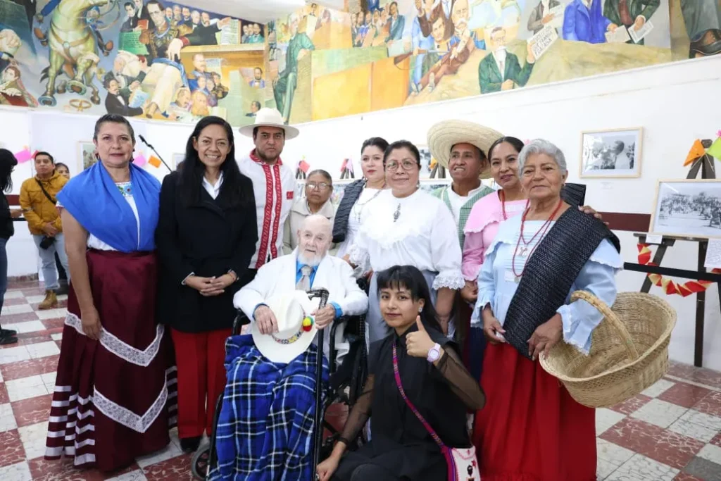 Ariadna Ayala inaugura la exposición “Regreso al Origen”, antología de Antonio Sosa en Atlixco