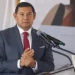 Armenta inicia el cablebús el mismo día de su primer informe