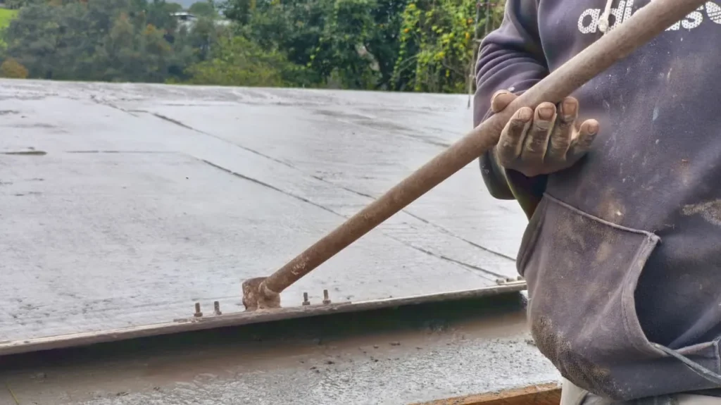 Después de 30 años, pobladores logran construir obra comunitaria en Huehueymico
