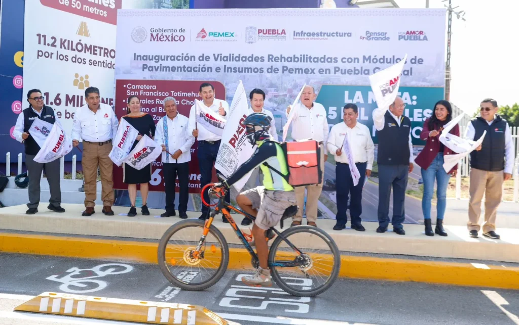 Donación de asfalto de Pemex consolida 5 mil calles en Puebla
